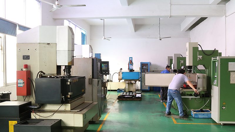 橡胶模具与液体硅胶模具：性能与适用场景对比