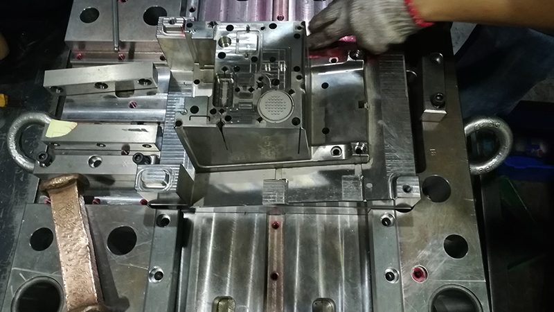双色模具：揭秘优质品牌的甄选之道**