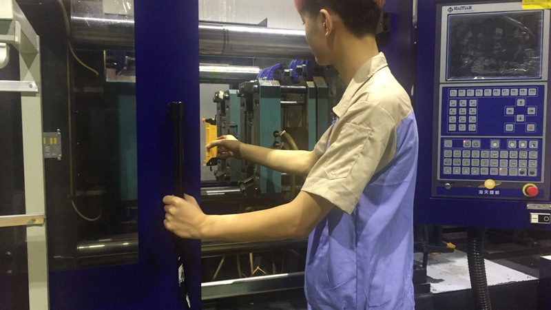 吹塑模具与普通模具：本质差异与规范解析